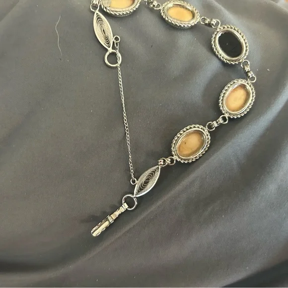 Vintage Elegant Silver and Black Scrimshaw Bracelet - Picture 3 of 4